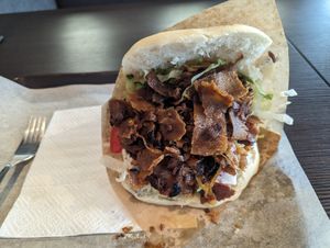 Sandwich mit Veggie-Döner und veganem Tzatziki at Zum Drehspiess in Osnabruck