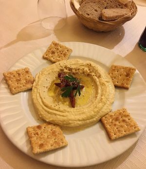 Hummus at Vegaviana in Madrid
