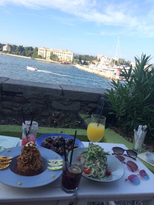 Insane food, coctails, location & atmosphere  at Art of Raw at The Garden Lounge in Zadar