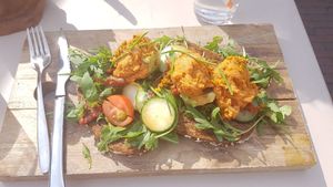 Broodje hummus at SEM Sla En Meer in Amersfoort