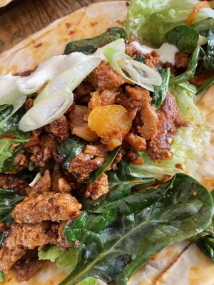 Vegan shoarma met o.a. 🥑 , 🍅 en spinazie, heerlijk!  at SEM Sla En Meer in Amersfoort