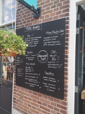 Menu at Domburgsche Bier en Melksalon in Domburg