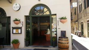 The restaurant's front. at Il Vegusto in Pisa
