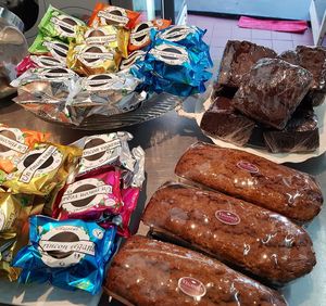 Alfajores y cuadrados dulces at Veganius in Buenos Aires