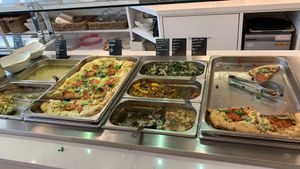 Warm buffet at Bio Essere in Arco