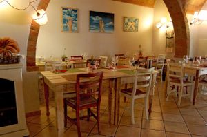 Sbarbacipolla Biosteria at Sbarbacipolla Biosteria in Colle Di Val Delsa