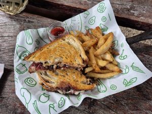 Veganer Pilz Toast at Green Room Cafe in Jaco