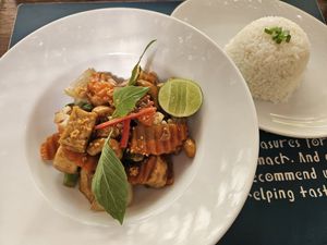 Stir-fried veggies with tofu and cashews at Haven in Siem Reap