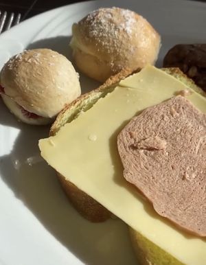 Café da manhã do hotel at Hotel Serra da Estrela - Restaurante Alquimia in Campos Do Jordao