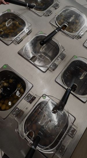 Olive bar at natureO in Cormontreuil