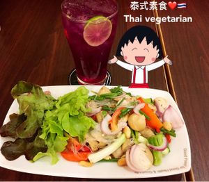 Thai Salad at Black Canyon Coffee in Bangkok