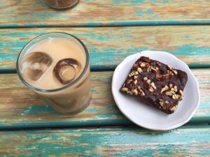 Brownie con café helado at FOREVER in Mexico City
