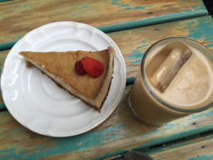 Cheesecake de Moras con Cold Brew at FOREVER in Mexico City