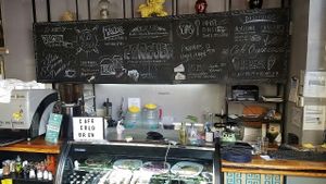 menu and counter at FOREVER in Mexico City