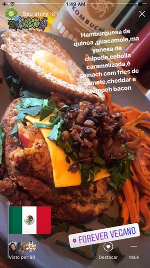 Hamburguesa de quinoa at FOREVER in Mexico City