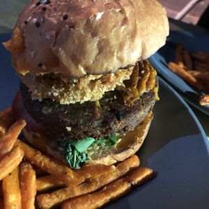 Faux bacon burger with v cheese at FOREVER in Mexico City