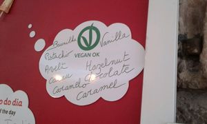 Sabores disponíveis  at Gelados Fragoleto in Lisbon