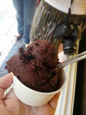 Vegan chocolate at Gelados Fragoleto in Lisbon