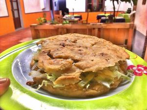 Gordita Queretana Vegana, el más famoso platillo del Estado remasterizado en su versión karma free at Tushty in Queretaro