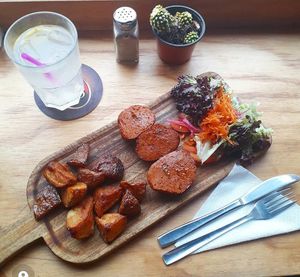 vegan chorizo dish at Recyclo Bike Cafe in Malaga