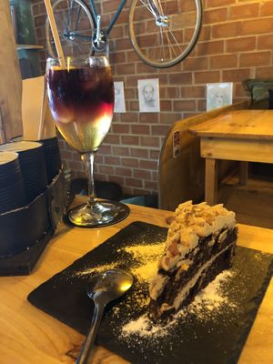 Amaaaaazing place at Recyclo Bike Cafe in Malaga