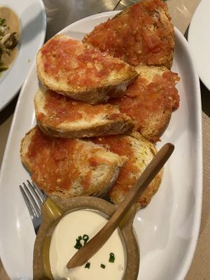 Pan con tomate with tofunesa at Vegetalia - Born in Barcelona