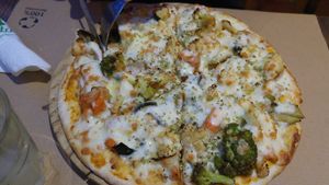 Vegan pizza at Vegetalia - Born in Barcelona