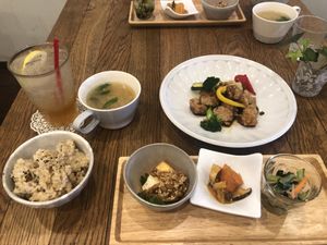 Vegetarian lunch set  at Apprivoiser Whole Food Cafe in Kyoto