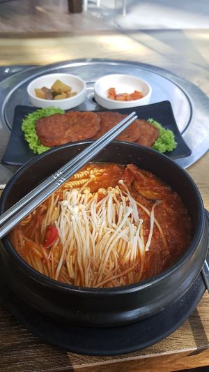 Kimichi Raman at The Boneless Kitchen - 无骨厨房 in Central Singapore