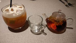passion fruit drink and hot tea at elemen 元素 - Millenia Walk in Central Singapore