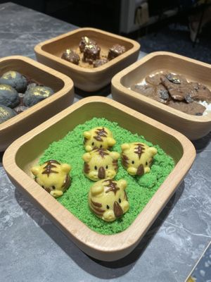 Tiger pineapple tarts  at elemen 元素 - Millenia Walk in Central Singapore
