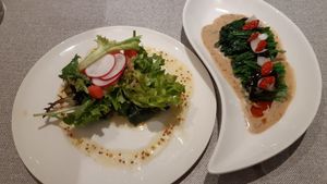 Quinoa Salad and Spinach Salad at elemen 元素 - Millenia Walk in Central Singapore