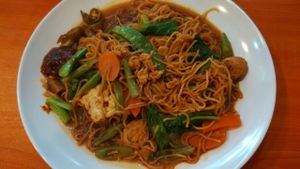 yee mee at Xiu Yuan Vegetarian Eating House in Central Singapore