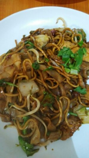 fried kway teow  at Xiu Yuan Vegetarian Eating House in Central Singapore