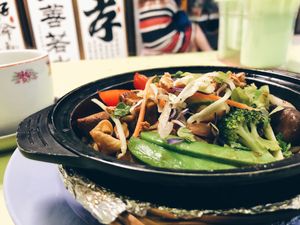 Claypot rice set ($6) at Xiu Yuan Vegetarian Eating House in Central Singapore