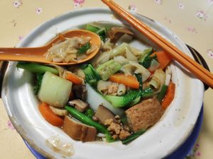 Claypot Kuay Teow at Xiu Yuan Vegetarian Eating House in Central Singapore