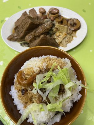 Yum at Xiu Yuan Vegetarian Eating House in Central Singapore