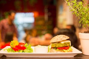 veggie burger
Hamburguesa vegetariana con ensalada o papas rústicas y pan casero at Casa Munay in Buenos Aires