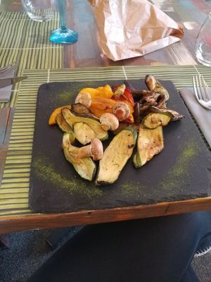 Grilled vegetables at Cavoli Nostri in Naples