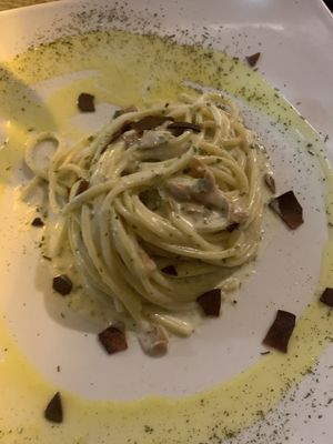 spaghetti al limone   at Cavoli Nostri in Naples