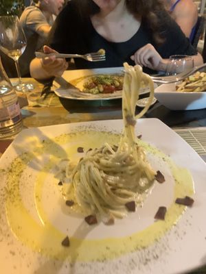 spaghetti al limone at Cavoli Nostri in Naples