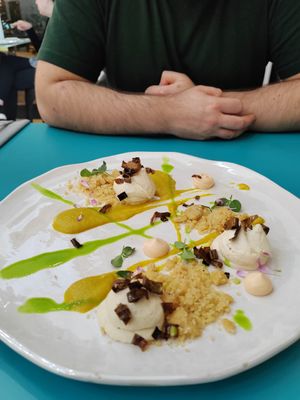 Charred leeks, ricotta, lemon cream at Cavoli Nostri in Naples