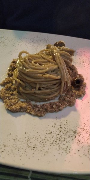 Whole wheat spaghetti, with almond and artichoke cream at Cavoli Nostri in Naples