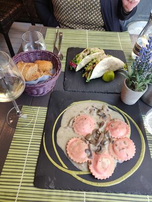 Tacos and ravioli at Cavoli Nostri in Naples