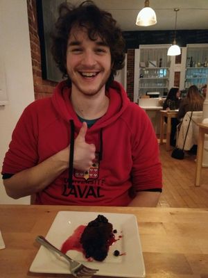 dom et le gâteau aux bleuets  at Le Soixante 5 in Levis