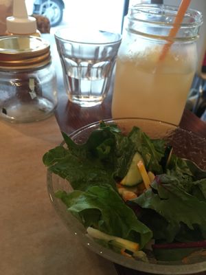 Ginger ale and a salad  at Los Angeles in Kanazawa in Kanazawa