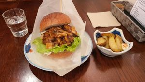 Mushroom burger with baked fries at Los Angeles in Kanazawa in Kanazawa