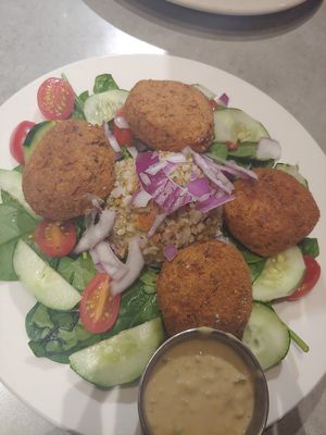 Ellen Salad with Lemon Tahinni Dressing at Sammy T's in Fredericksburg