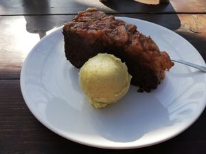 Chocolate-pear cake with fig ice cream at Orti di Mare in Capoliveri