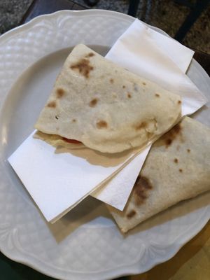 Vegan piattina (sort of sourdough quessadilla with veggies and hummus) at Orti di Mare in Capoliveri